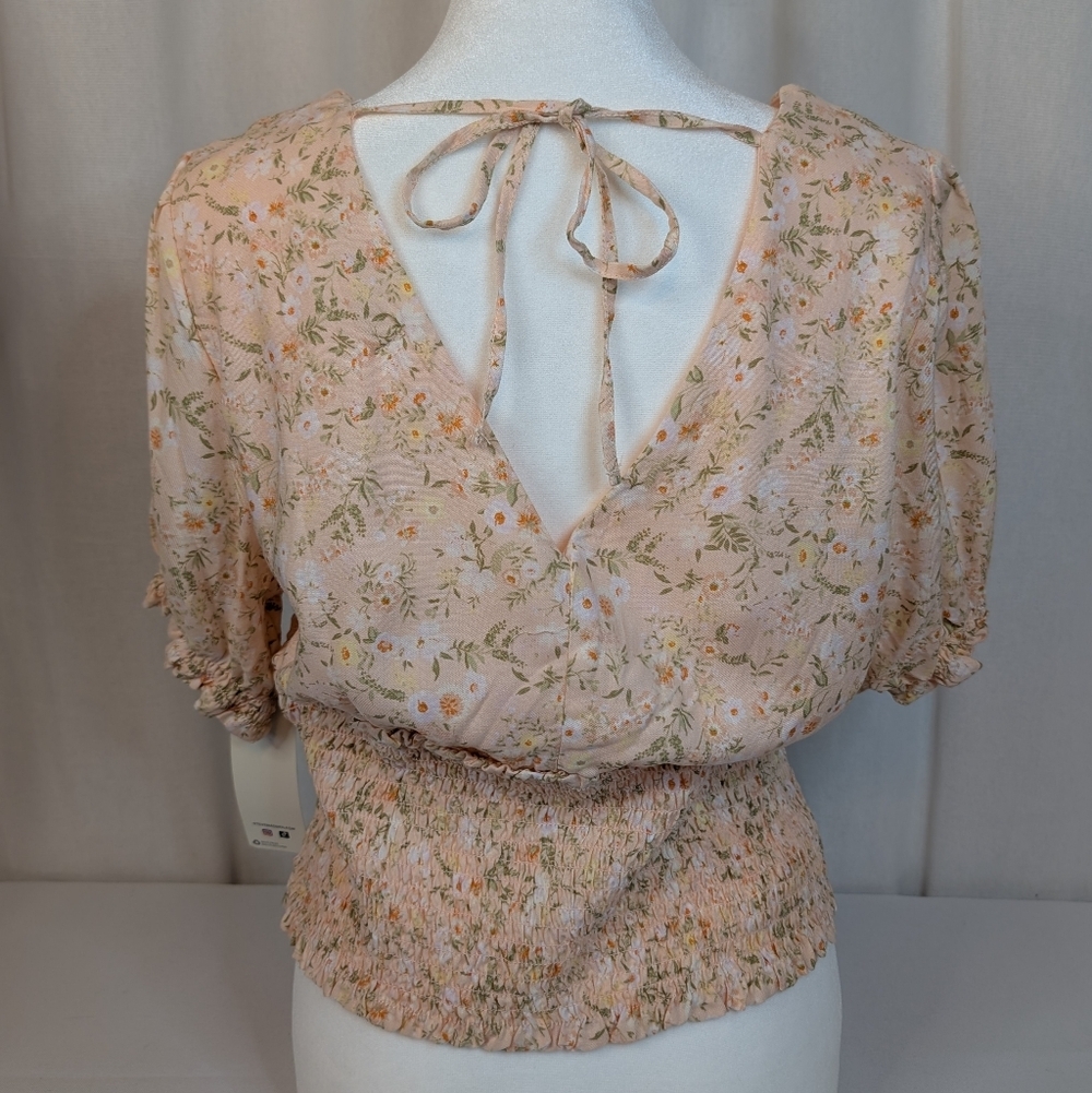 Madden Girl Ditsy Peach Floral Smocked V Neck Puff Sleeve Blouse - Picture 6 of 10